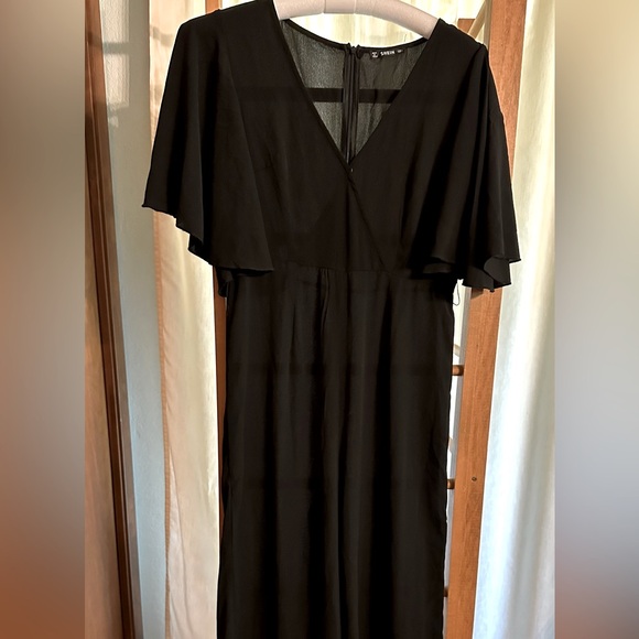 Shein Black V Neck Jumpsuit Butterfly Short Sleeves Wide Leg Size Large - Picture 1 of 3